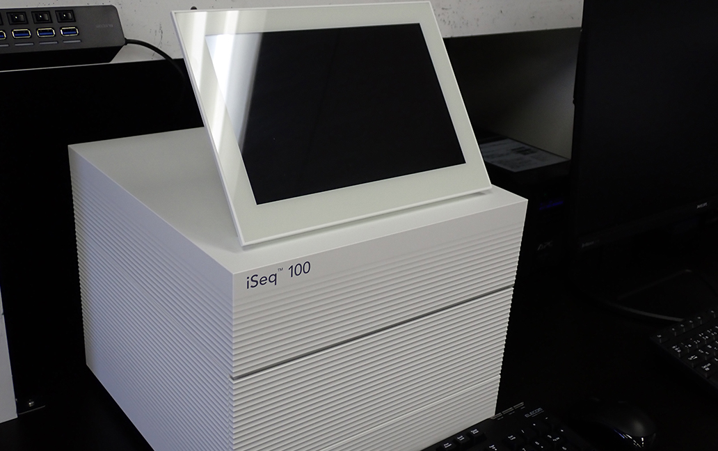 次世代シーケンサー(NGS) iSeq™ 100システム(Illumina社製)